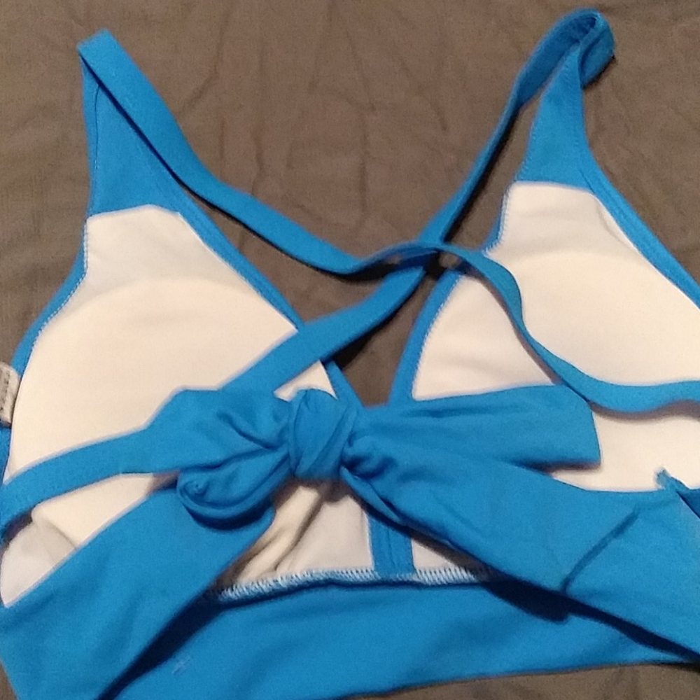 Swimsuit - Picture 3 of 4